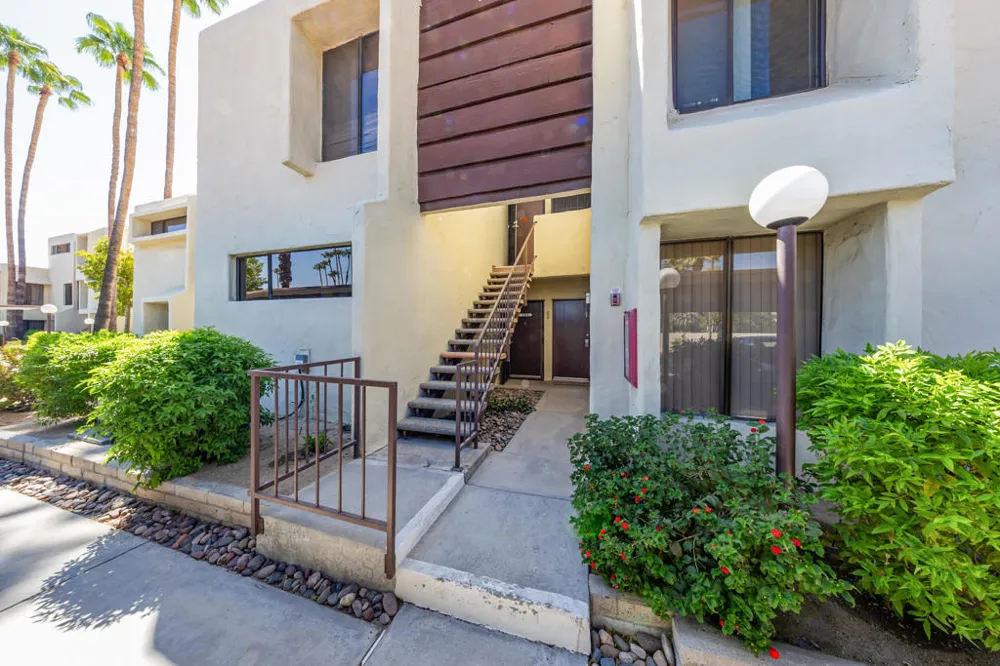 1655 E Palm Canyon Drive #205 Palm Springs, CA 92264
