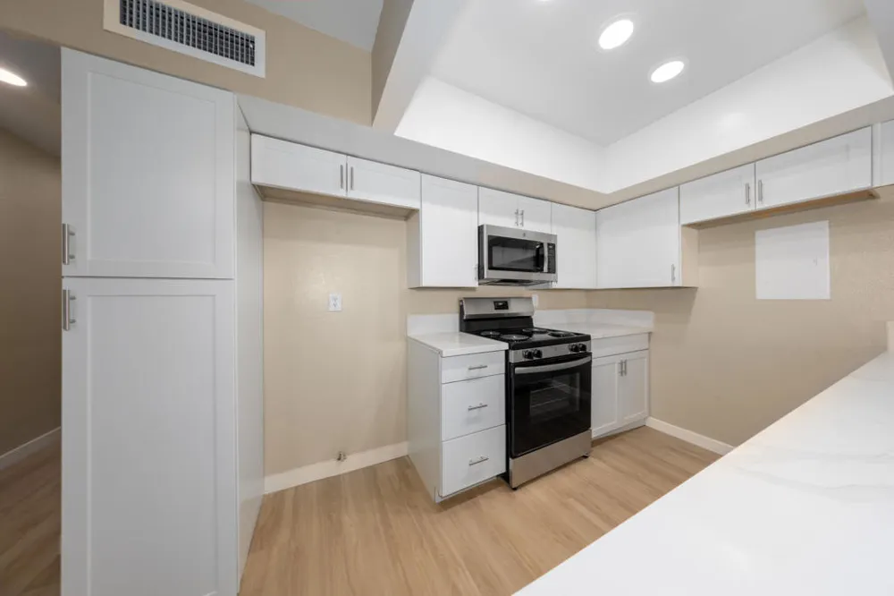 1655 E Palm Canyon Drive #205 Palm Springs, CA 92264
