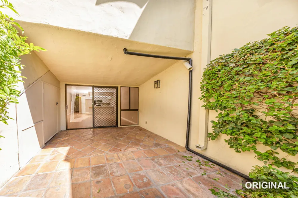1655 E Palm Canyon Drive #205 Palm Springs, CA 92264