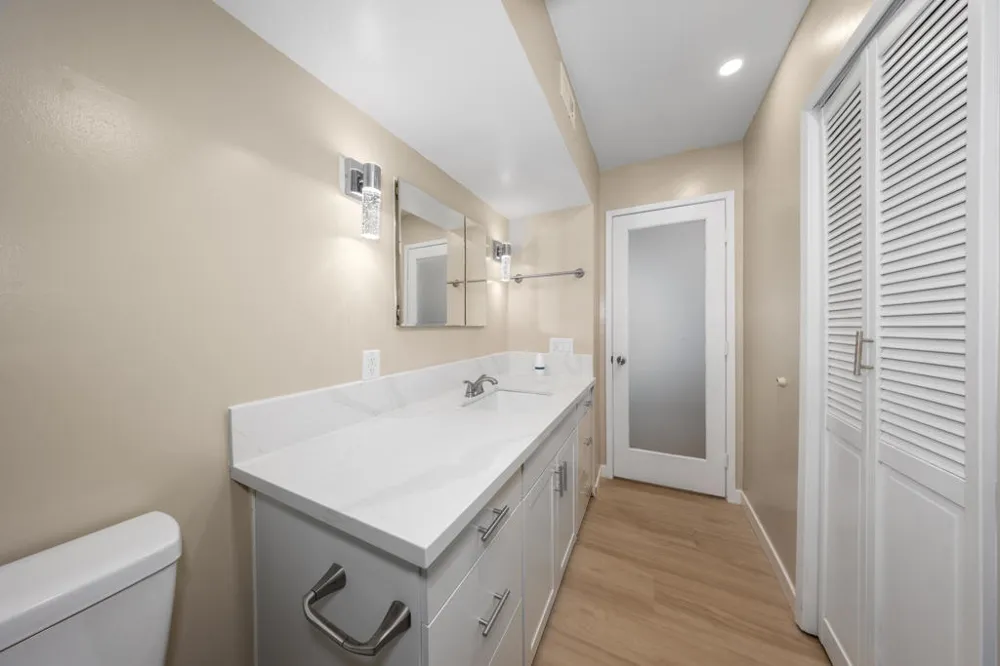 1655 E Palm Canyon Drive #205 Palm Springs, CA 92264