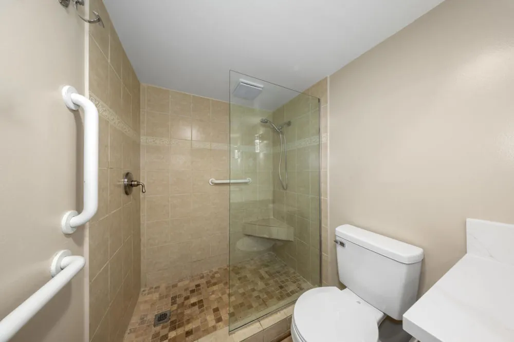 1655 E Palm Canyon Drive #205 Palm Springs, CA 92264