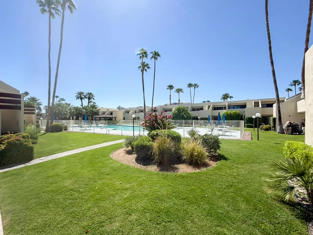 1655 E Palm Canyon Drive #205 Palm Springs, CA 92264