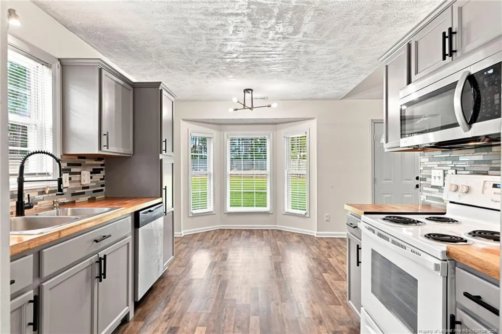 1539 Clan Campbell Drive Raeford, NC 28376