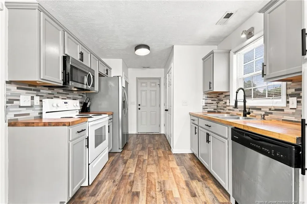 1539 Clan Campbell Drive Raeford, NC 28376