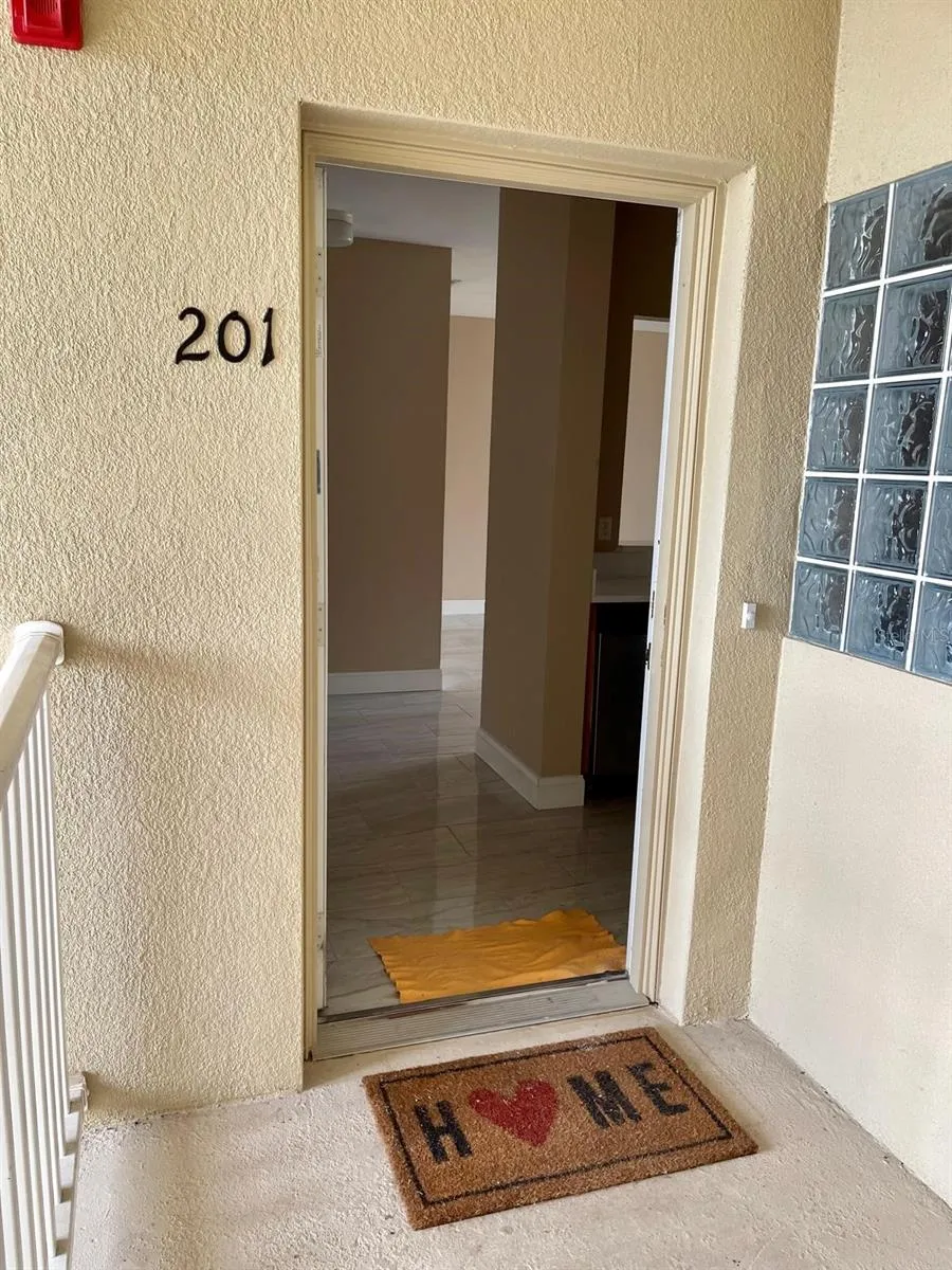 9505 NEWDALE WAY #201 Riverview, FL 33578