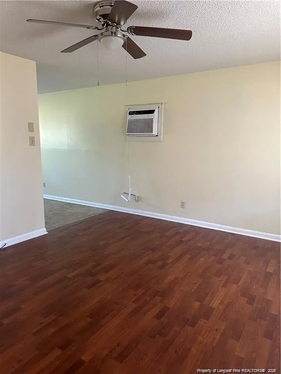 1224 E Manchester Road Spring Lake, NC 28390