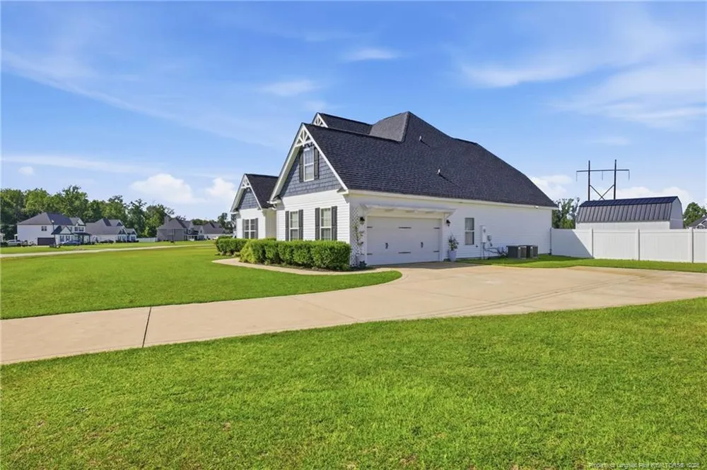 6129 Shannon Woods Way Hope Mills, NC 28348