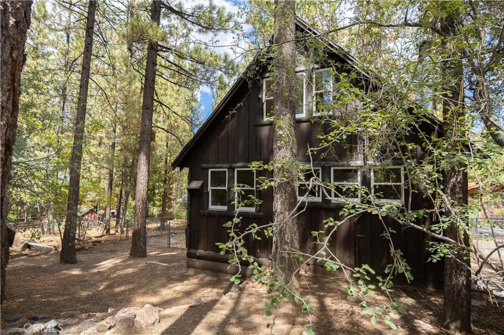 512 W Rainbow Big Bear City, CA 92314