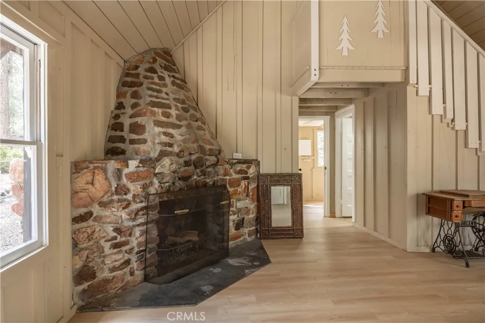 512 W Rainbow Big Bear City, CA 92314