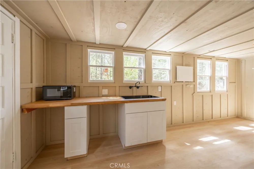 512 W Rainbow Big Bear City, CA 92314