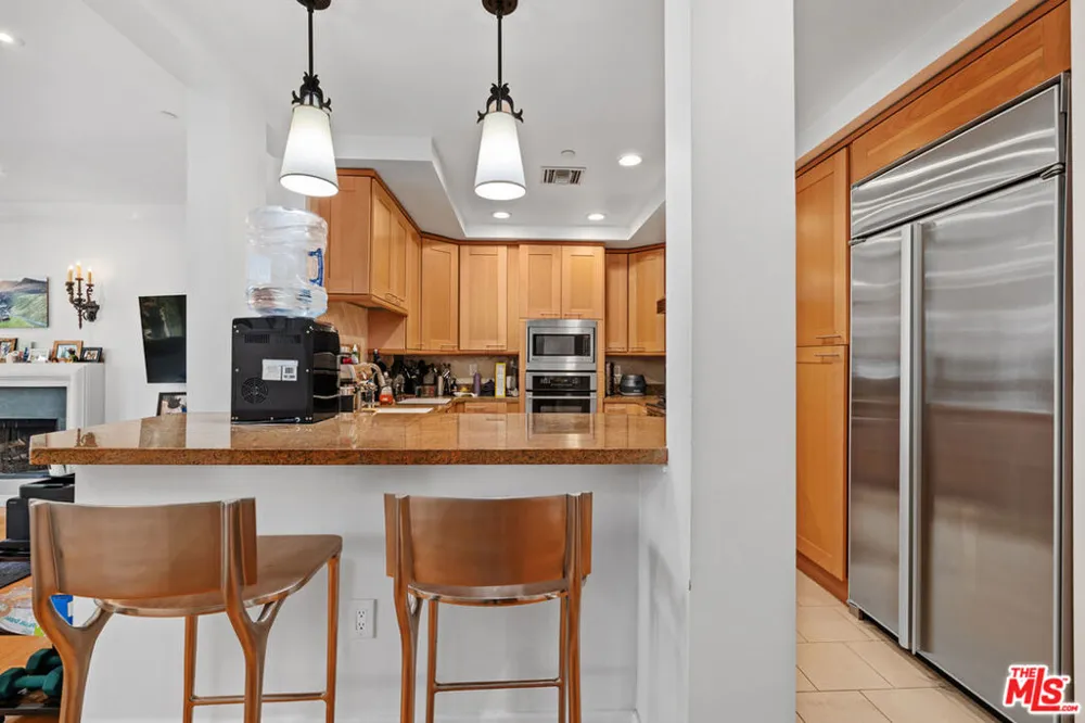 411 Oakhurst Drive #305 Beverly Hills, CA 90210