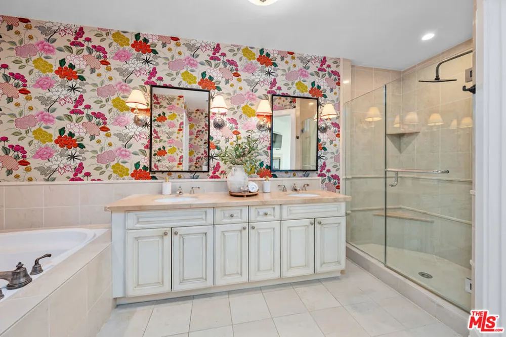 411 Oakhurst Drive #305 Beverly Hills, CA 90210
