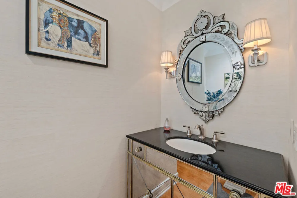 411 Oakhurst Drive #305 Beverly Hills, CA 90210