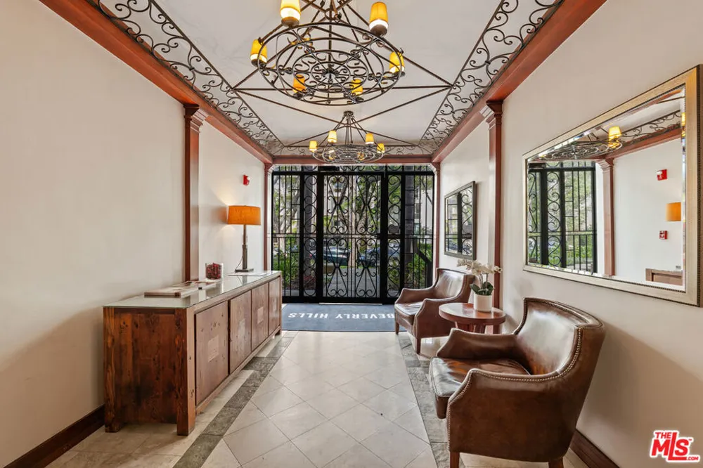411 Oakhurst Drive #305 Beverly Hills, CA 90210