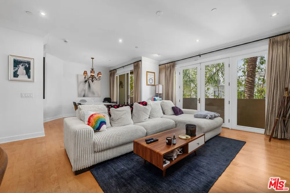 411 Oakhurst Drive #305 Beverly Hills, CA 90210