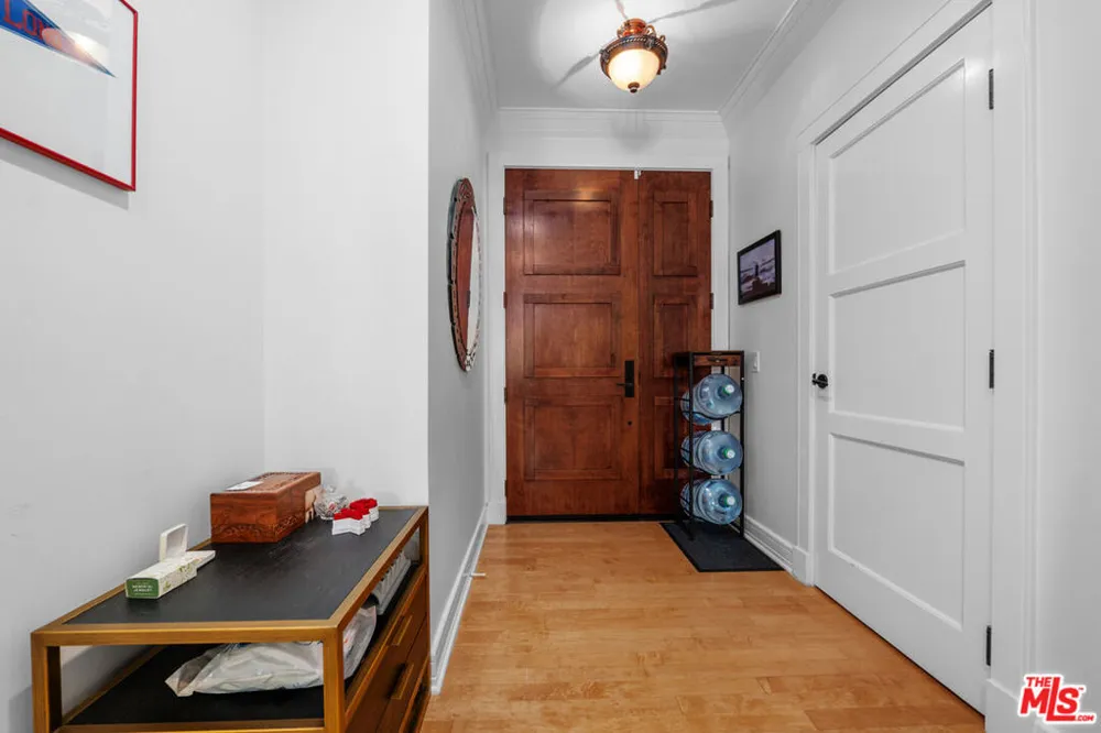 411 Oakhurst Drive #305 Beverly Hills, CA 90210