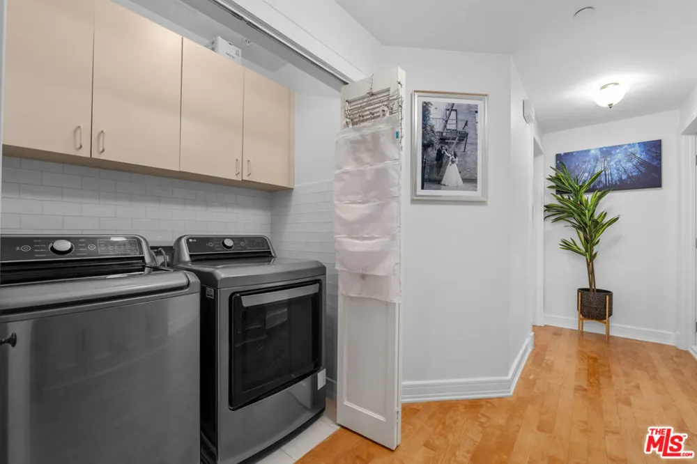 411 Oakhurst Drive #305 Beverly Hills, CA 90210