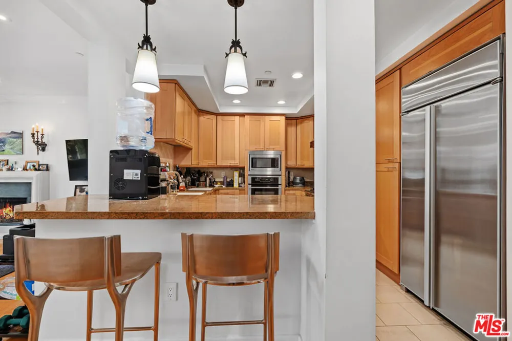 411 Oakhurst Drive #305 Beverly Hills, CA 90210