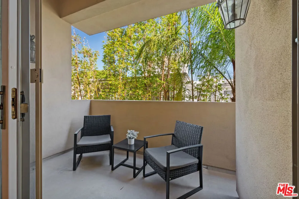 411 Oakhurst Drive #305 Beverly Hills, CA 90210