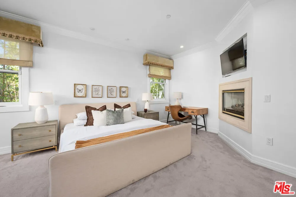 411 Oakhurst Drive #305 Beverly Hills, CA 90210