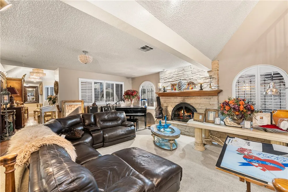 125 Lakeview Palmdale, CA 93551
