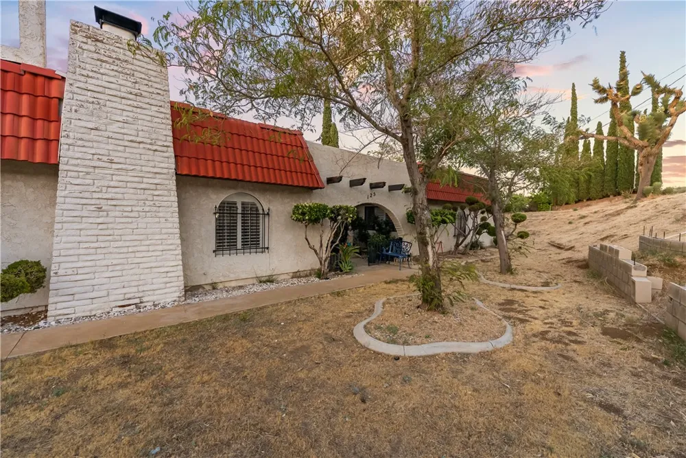 125 Lakeview Palmdale, CA 93551