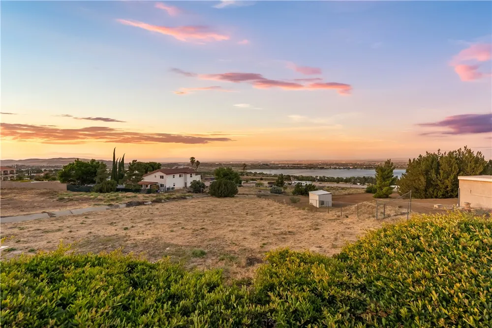 125 Lakeview Palmdale, CA 93551
