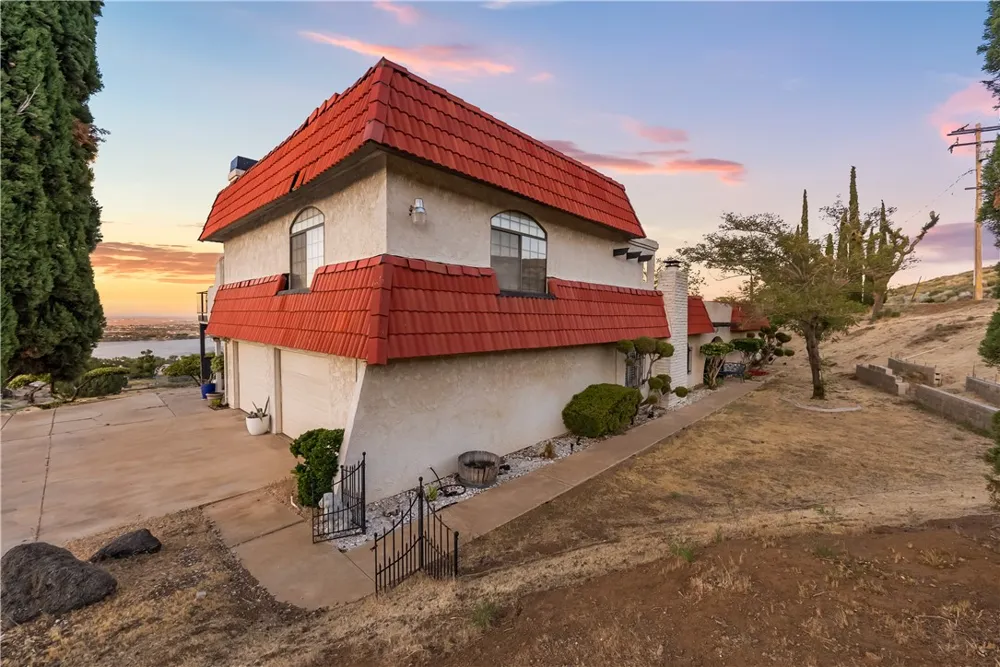 125 Lakeview Palmdale, CA 93551