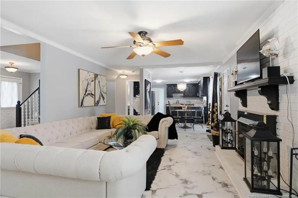 209 E Lochhaven Drive Fayetteville, NC 28314