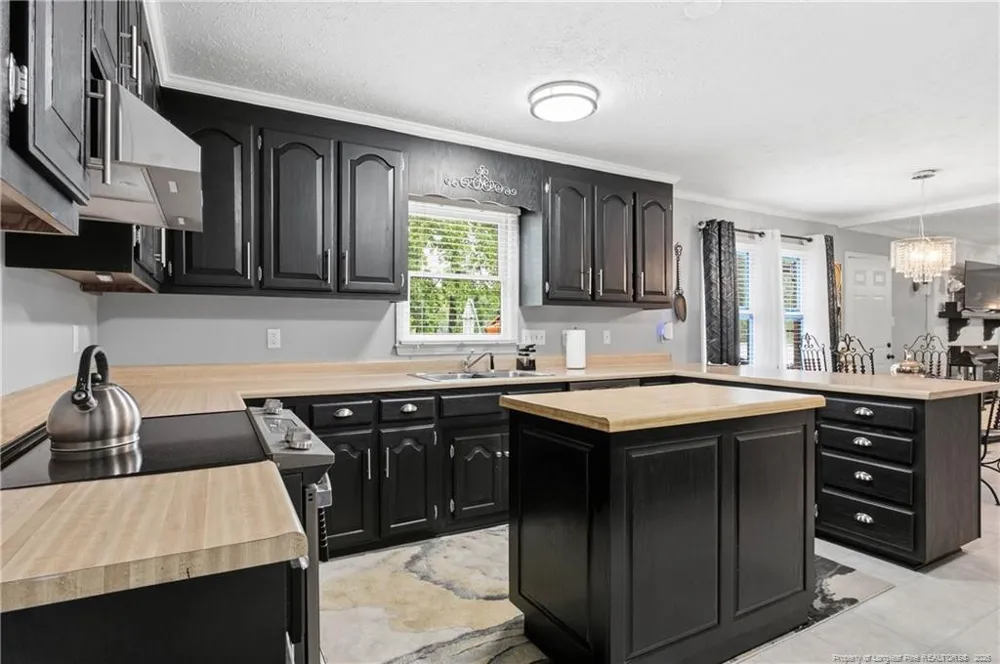 209 E Lochhaven Drive Fayetteville, NC 28314