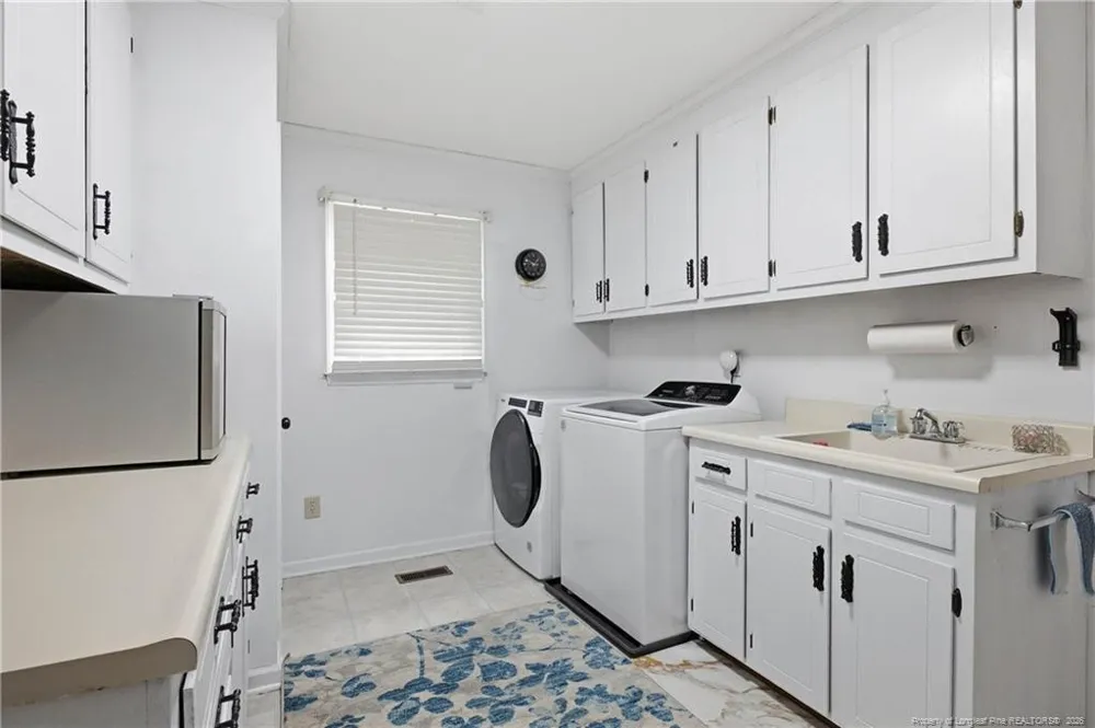 209 E Lochhaven Drive Fayetteville, NC 28314