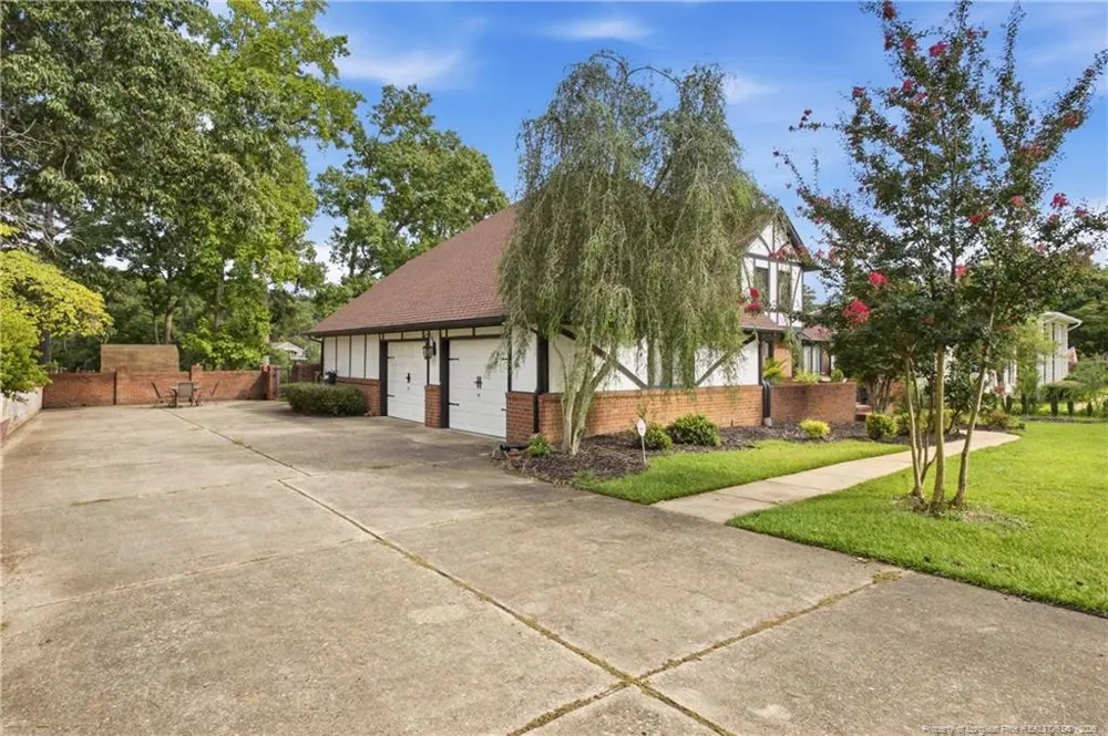 209 E Lochhaven Drive Fayetteville, NC 28314