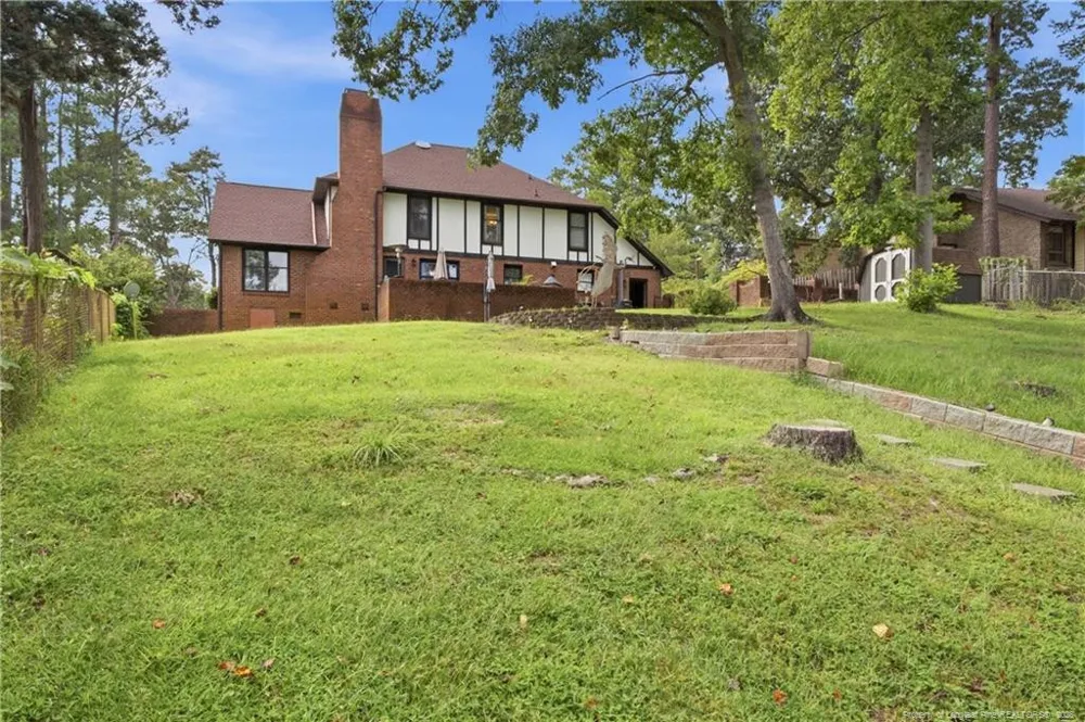 209 E Lochhaven Drive Fayetteville, NC 28314