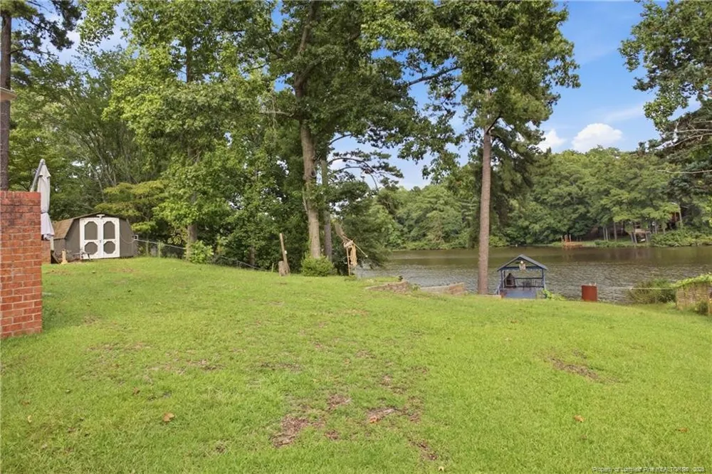 209 E Lochhaven Drive Fayetteville, NC 28314