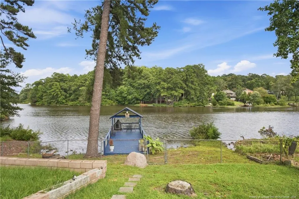 209 E Lochhaven Drive Fayetteville, NC 28314