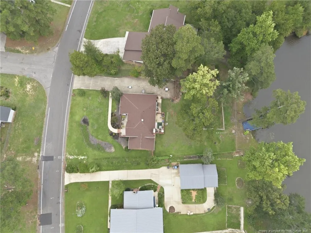 209 E Lochhaven Drive Fayetteville, NC 28314