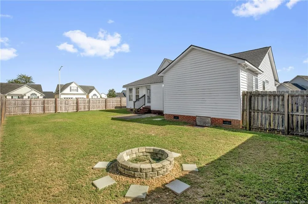 1402 Mingary Avenue Fayetteville, NC 28306