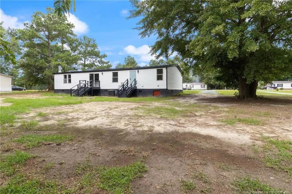 137 Huckabee Street Raeford, NC 28376