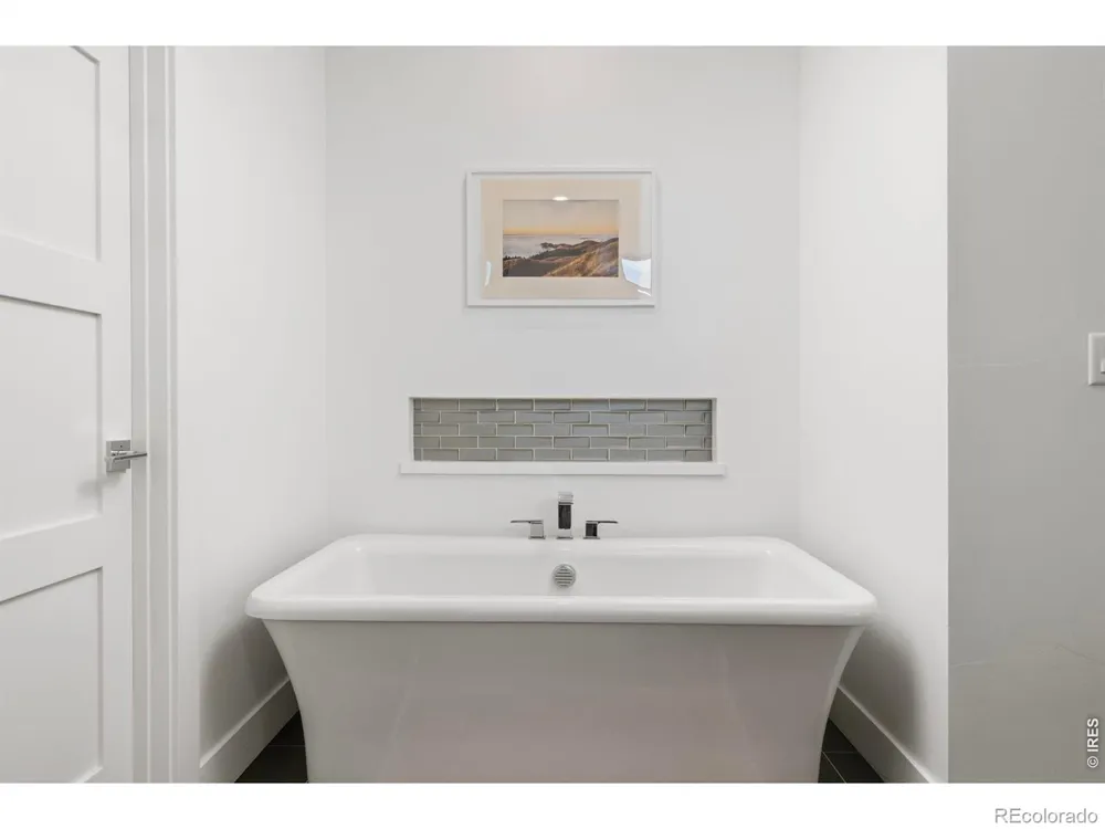 8675 Summerlin Place Longmont, CO 80503