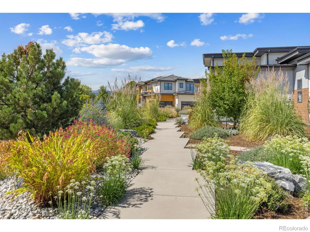 8675 Summerlin Place Longmont, CO 80503