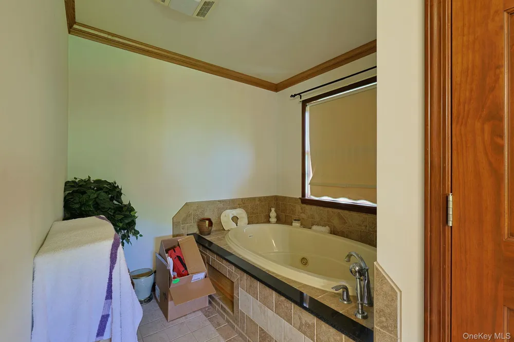 70 Mulberry Lane Milton, NY 12547