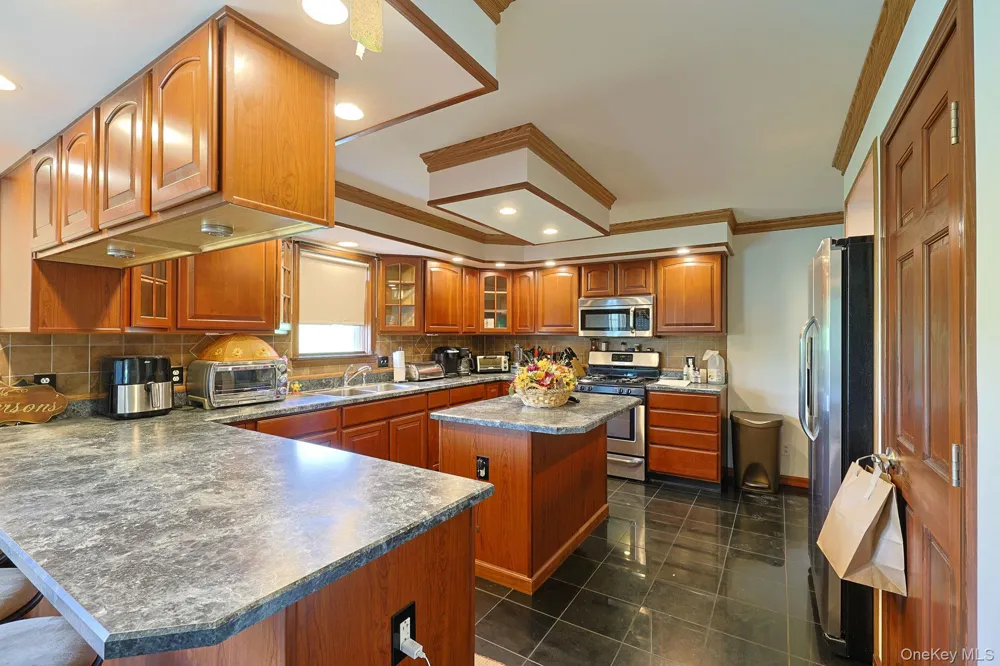 70 Mulberry Lane Milton, NY 12547