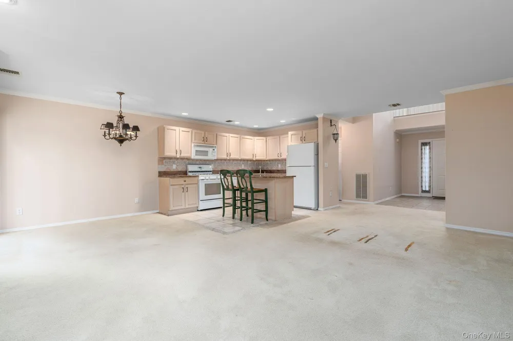 406 Willow Pond Drive Riverhead, NY 11901
