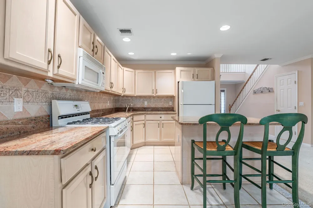 406 Willow Pond Drive Riverhead, NY 11901