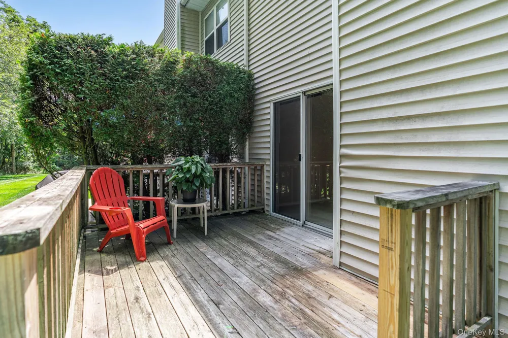 406 Willow Pond Drive Riverhead, NY 11901