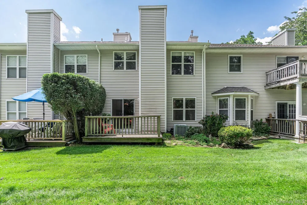 406 Willow Pond Drive Riverhead, NY 11901