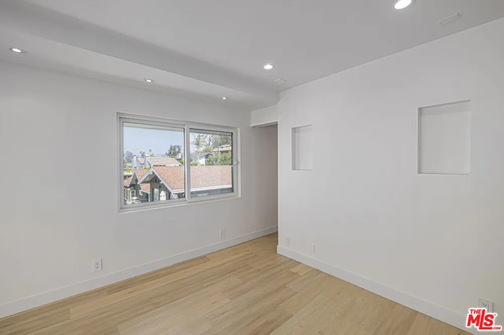 2442 S Coast Highway #8 Laguna Beach, CA 92651