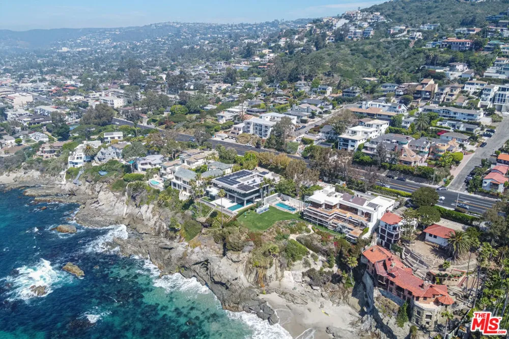 2442 S Coast Highway #8 Laguna Beach, CA 92651