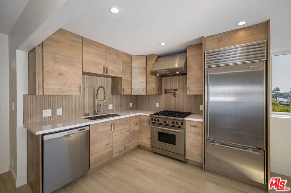 2442 S Coast Highway #8 Laguna Beach, CA 92651