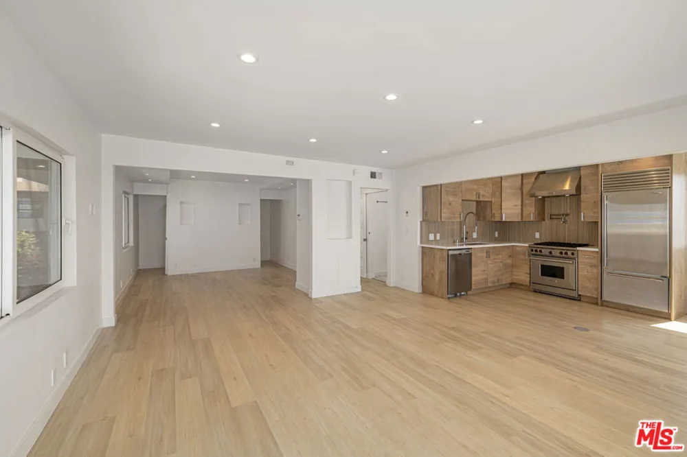 2442 S Coast Highway #8 Laguna Beach, CA 92651